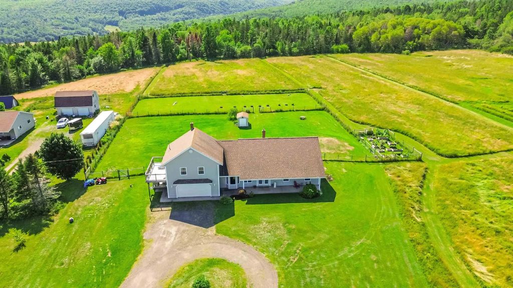 909 Stronach Mountain Road, Melvern Square