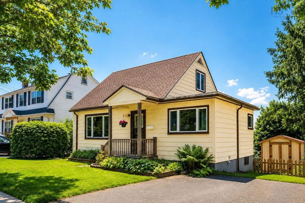 3824 Basinview Drive, Halifax Peninsula