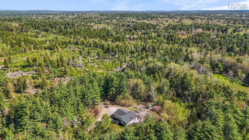 886 Woodstock Road, Clearland