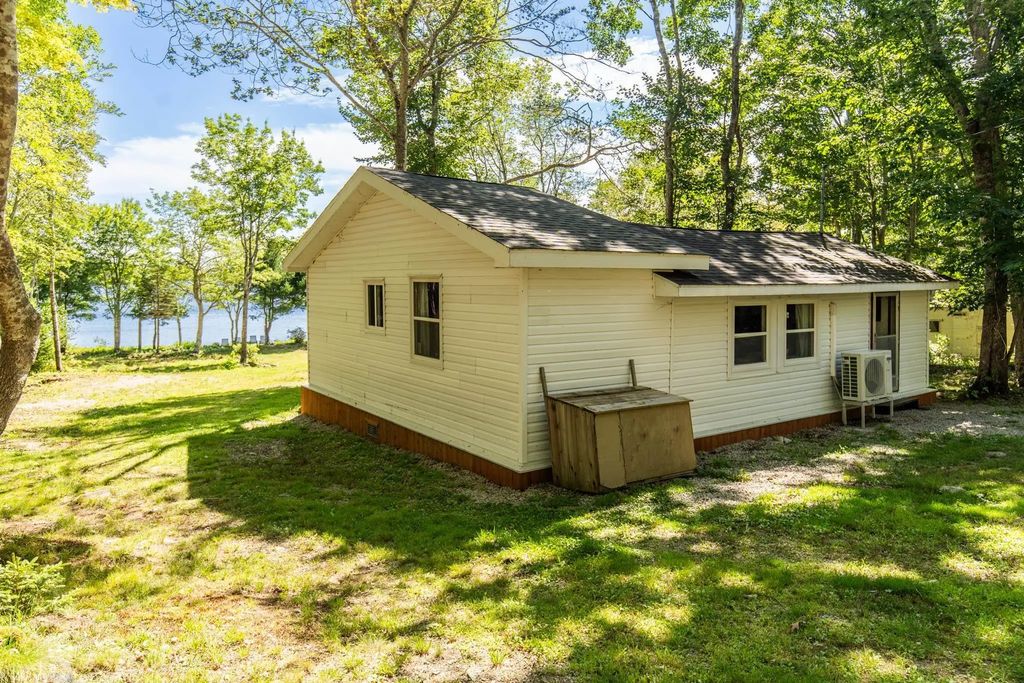 73 Beechwood Drive, Forest Glen
