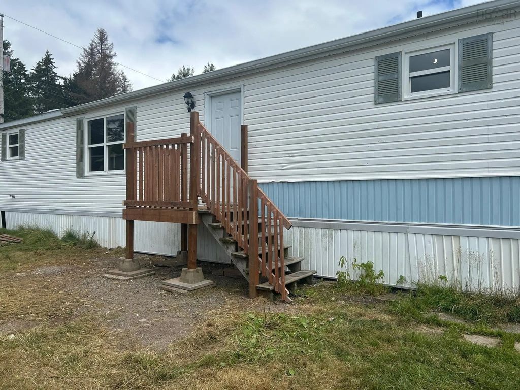 21 Elmwood Drive, Lower South River
