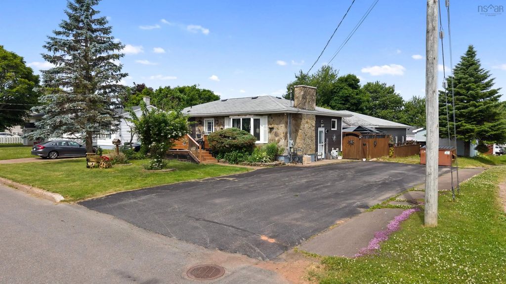 16 Rogers Avenue, Amherst