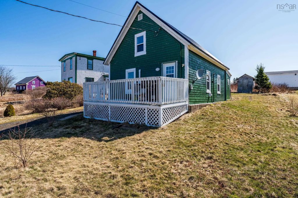 3148 Highway 217, Tiverton