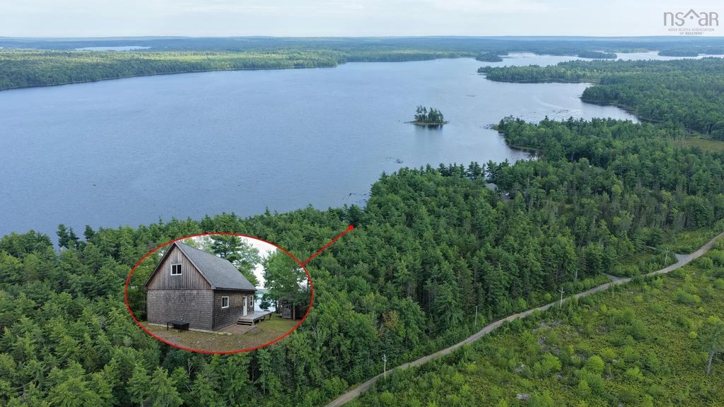297 Albion Drive, Middlefield
