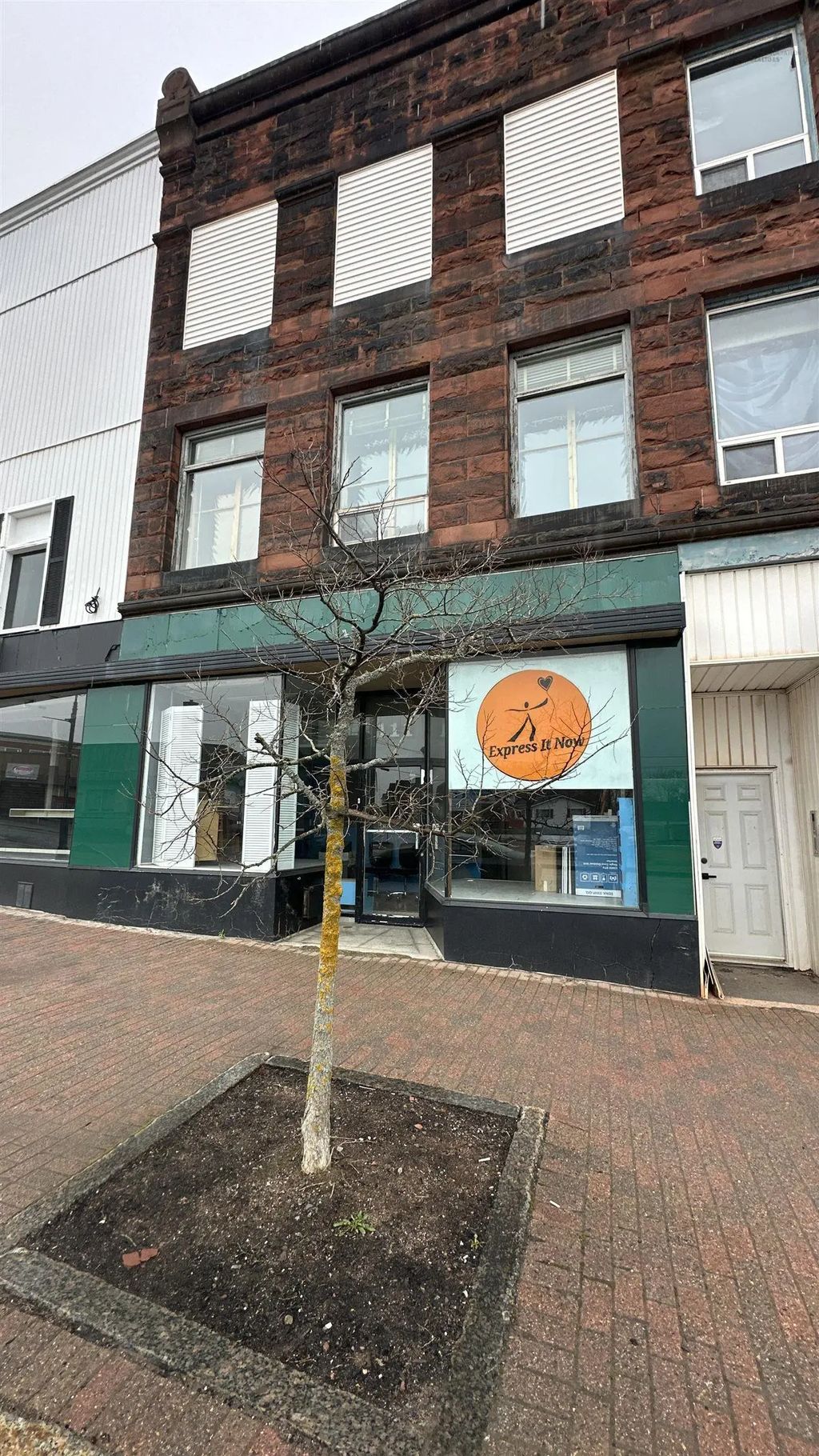 111 Victoria Street, Amherst