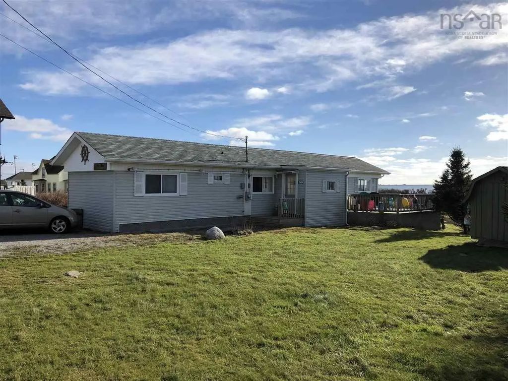 2588 Main Street, Clark's Harbour