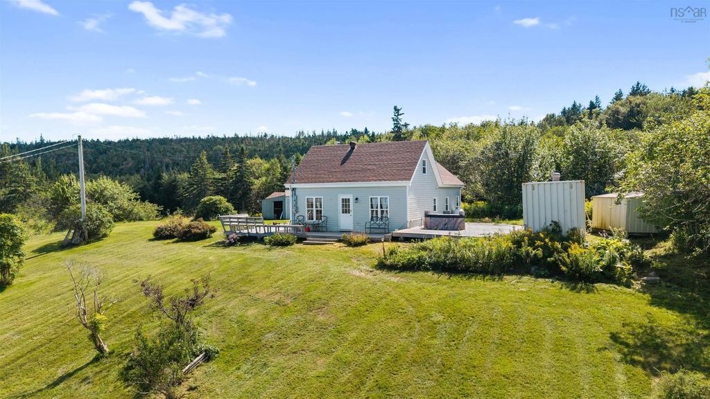 5863 Highway 16, Queensport