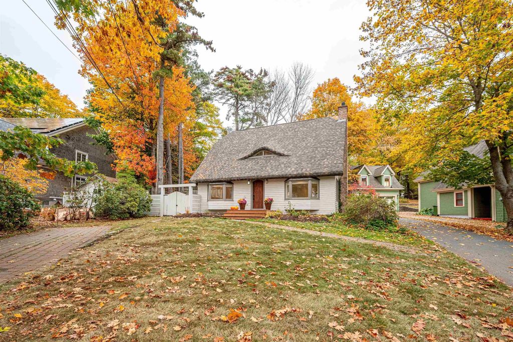 680 Shore Drive, Bedford