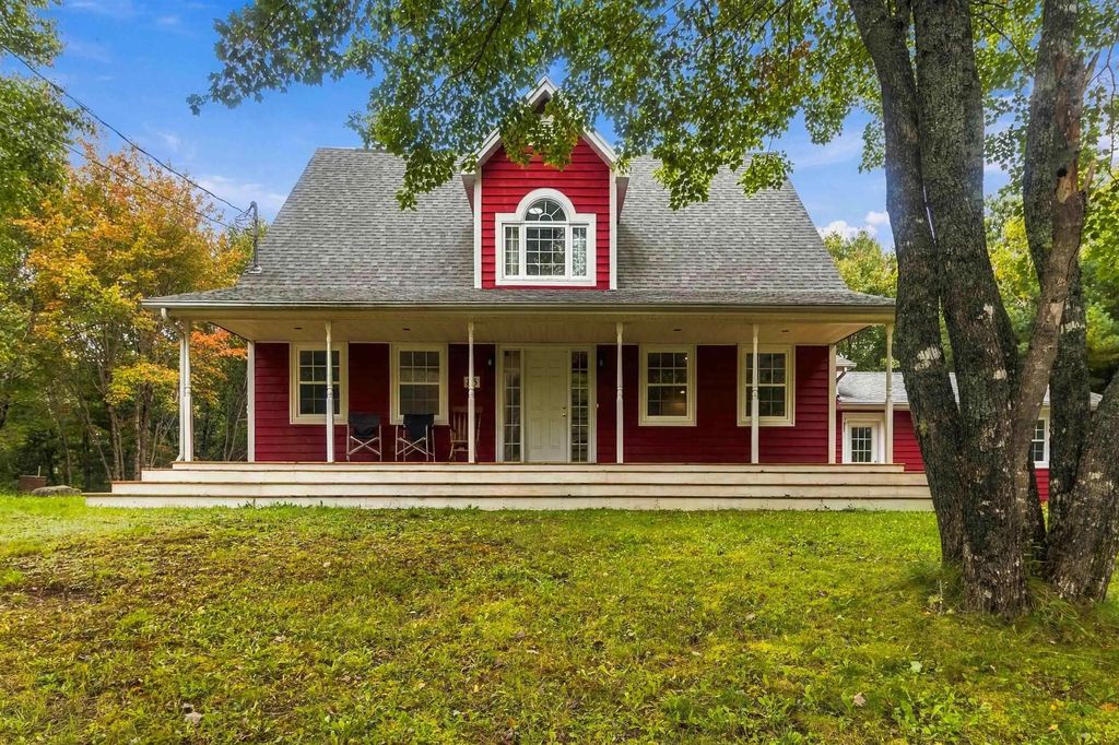 85 Haliburton Crescent, Stillwater Lake