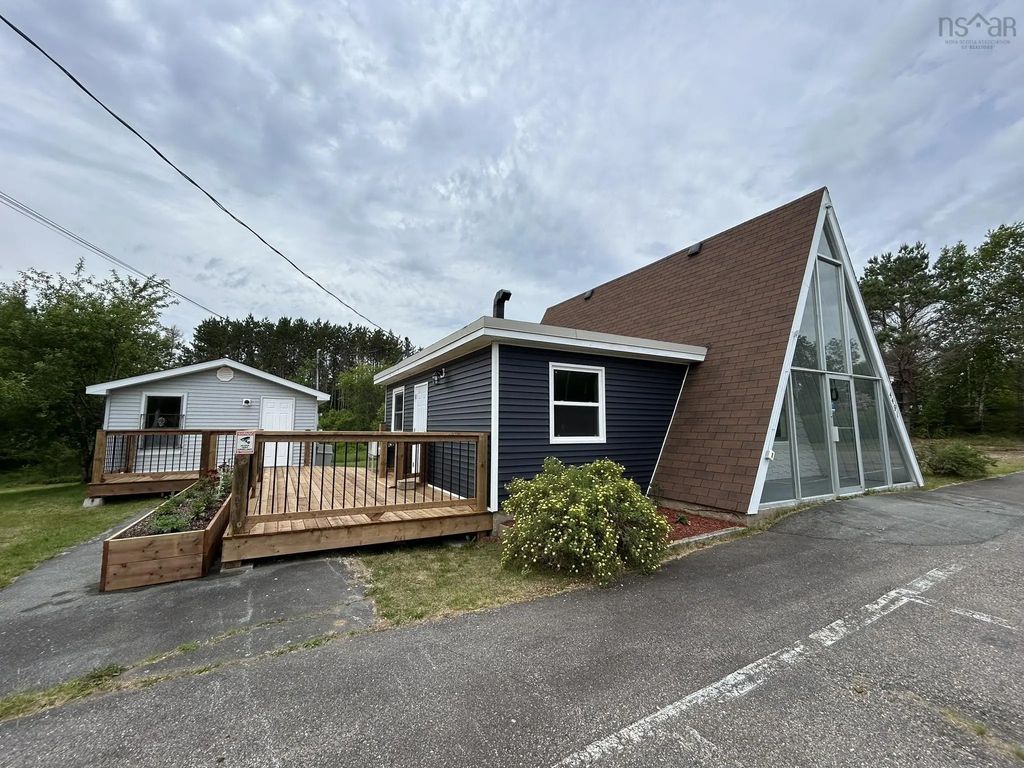 4491 12 Highway, New Ross