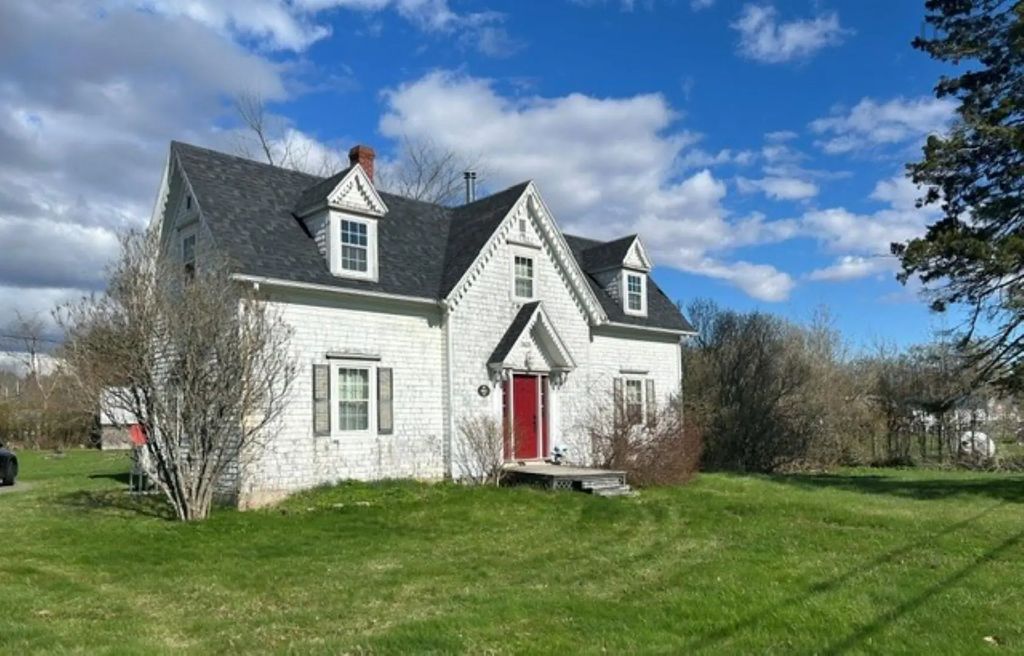 8863 Highway 2, Great Village