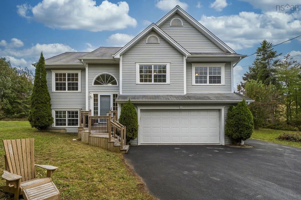 521 Piggott Avenue, Fall River