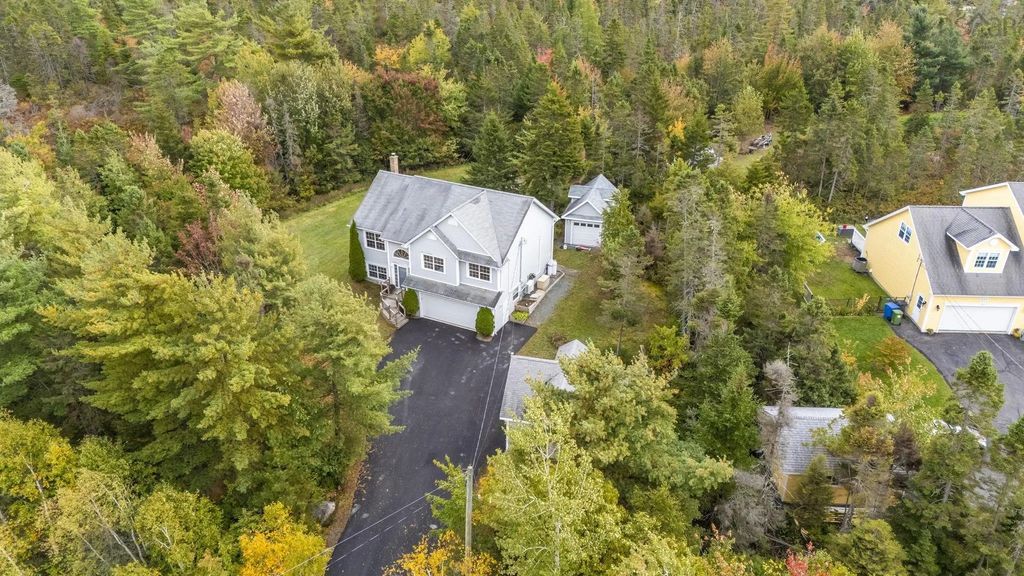 521 Piggott Avenue, Fall River
