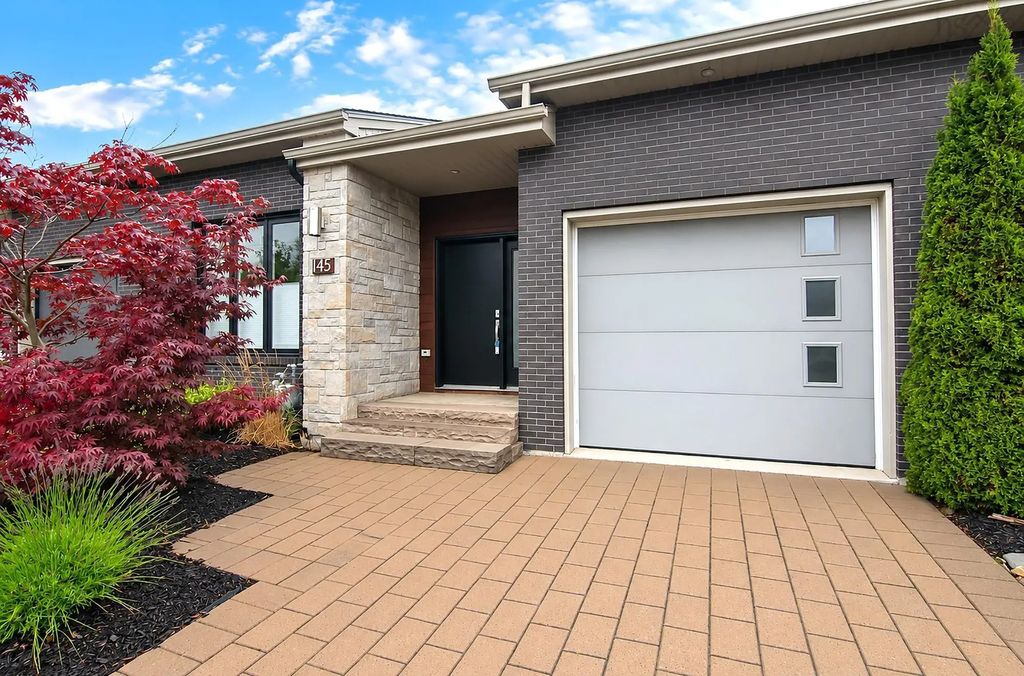 145 Bradford Place, West Bedford