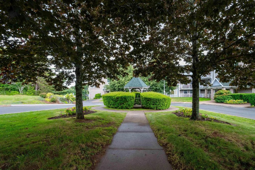 305 93 Kearney Lake Road, Halifax