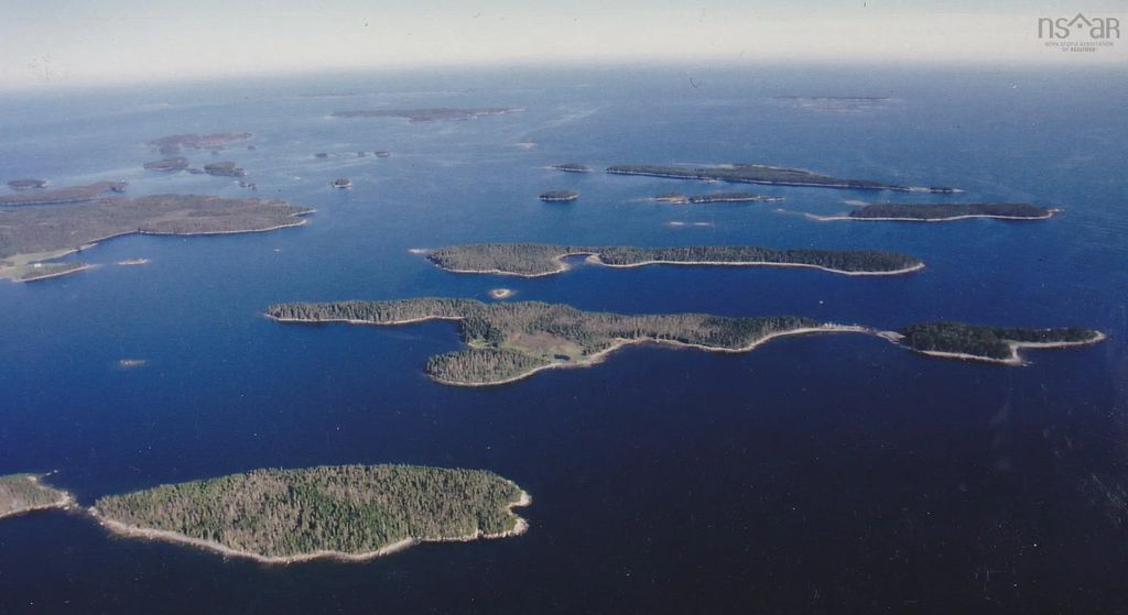 Hartlings Island, Ecum Secum