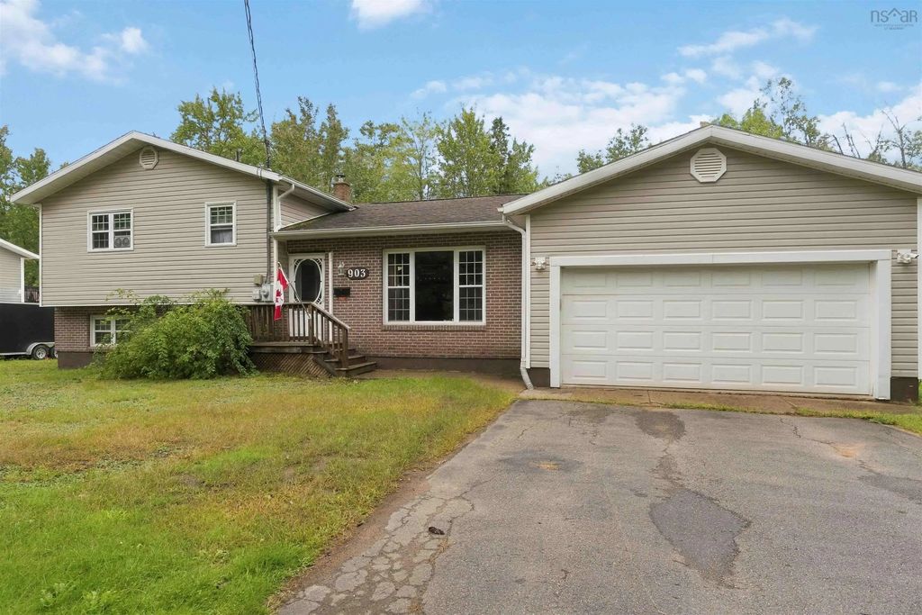 903 Dalmation Drive, Greenwood