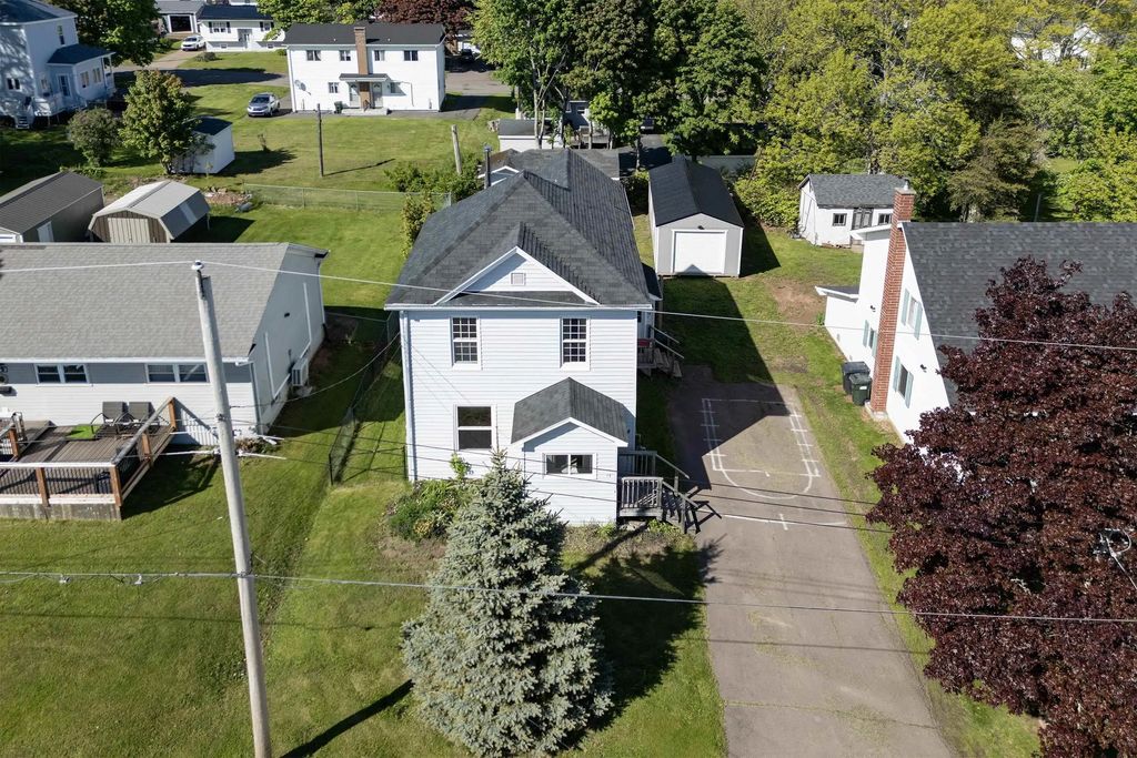 14 Allison Avenue, Amherst