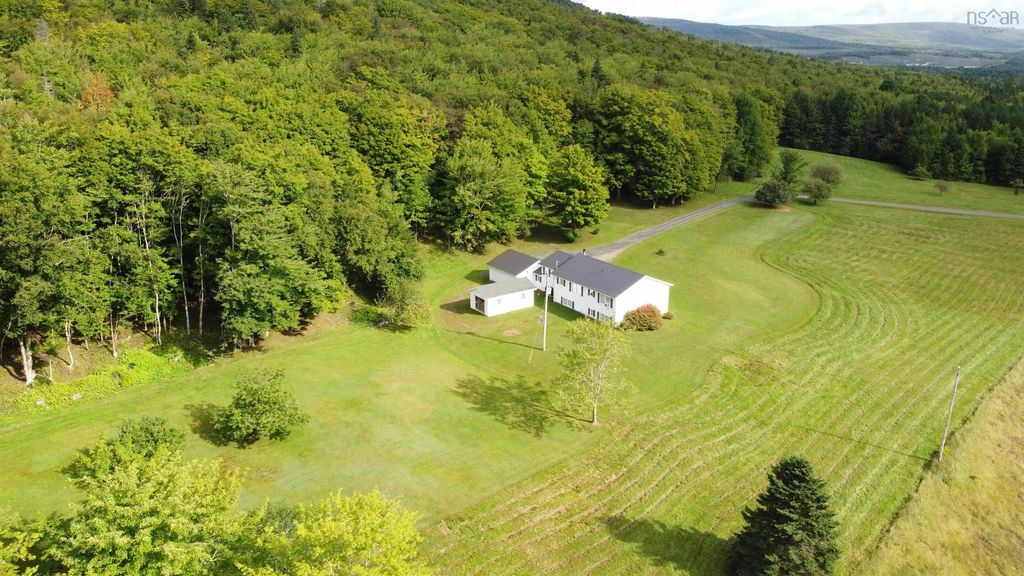 5679 Highway 105 Highway, Melford