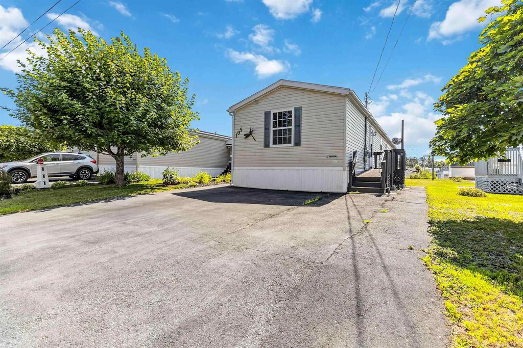 109 Sherbrooke Avenue, Bridgewater