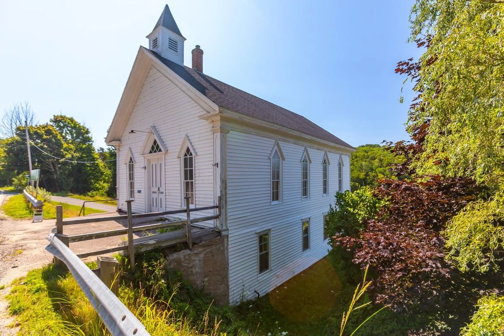 1671 Highway 1, Clementsport