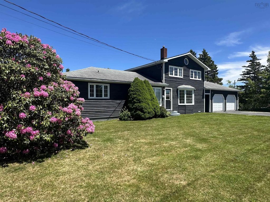 643 Stoney Island Road, Clam Point