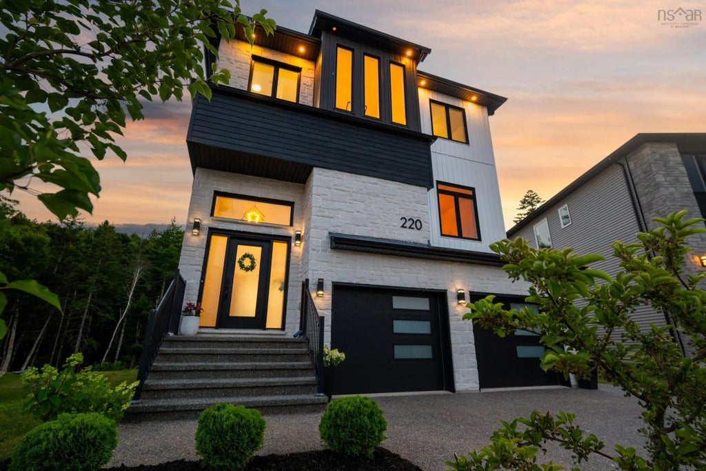 220 Talus Avenue, Bedford