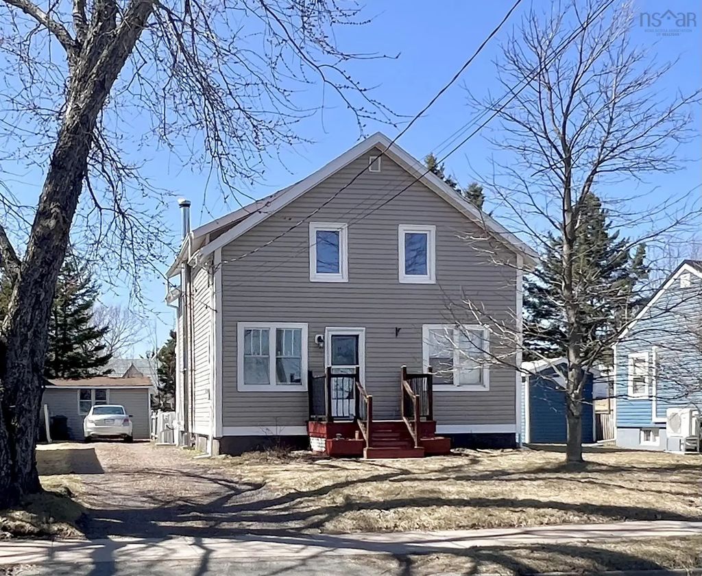 166 North Foord Street, Stellarton