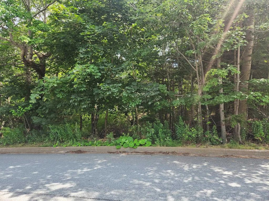 1 Pinehaven Drive, Halifax