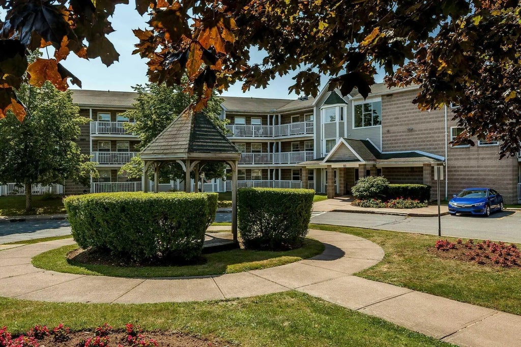 301 83 Kearney Lake Road, Halifax