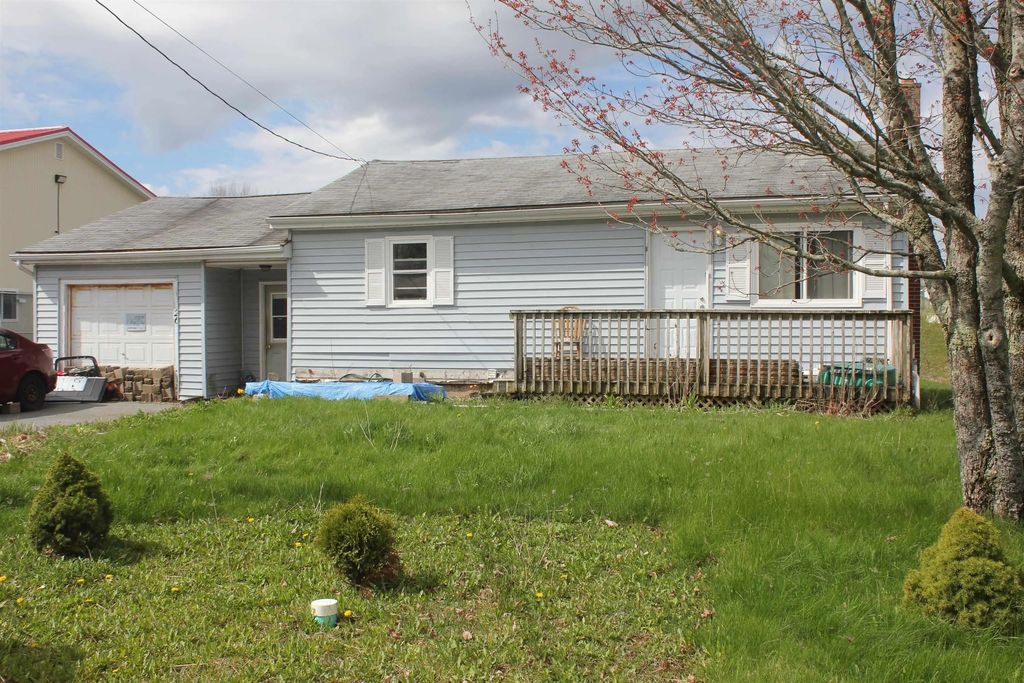 26 Highway 215, Shubenacadie