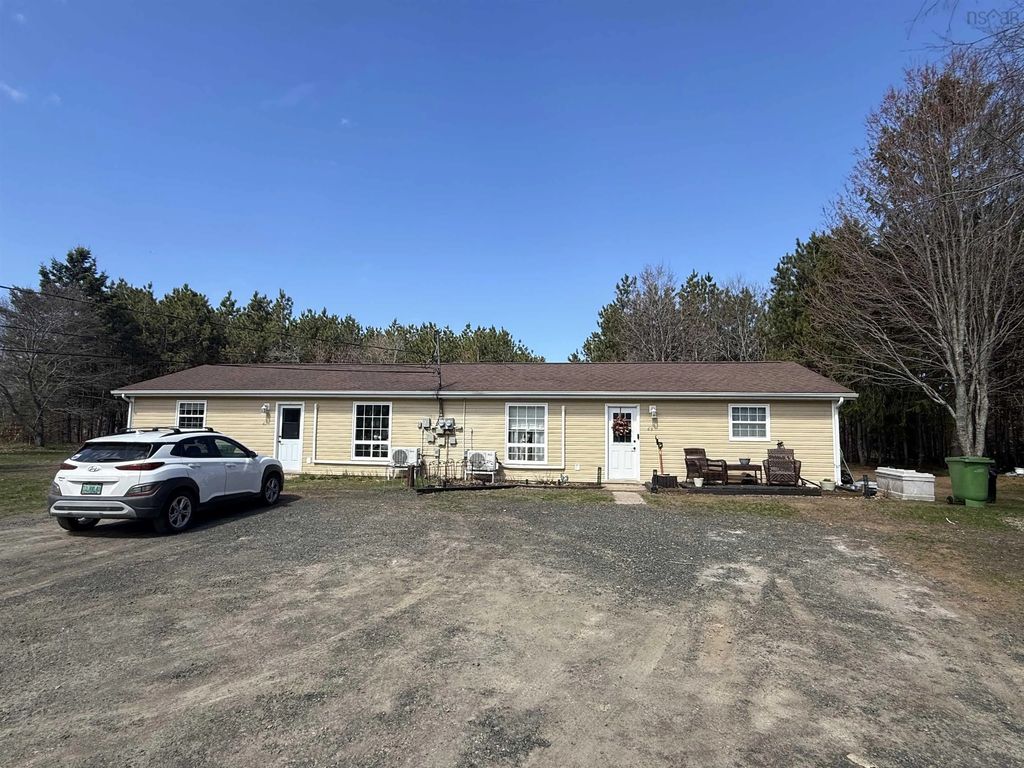 47 & 49 Geiger Drive, Wilmot