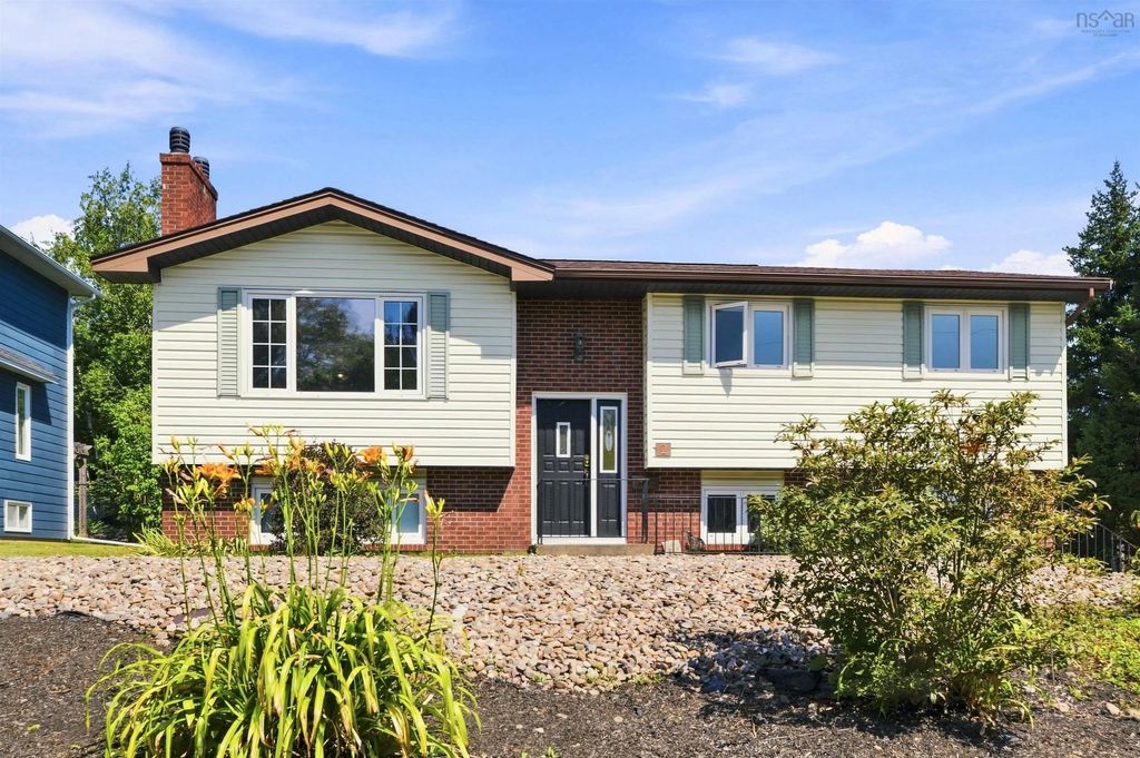 2 Applewood Lane, Dartmouth