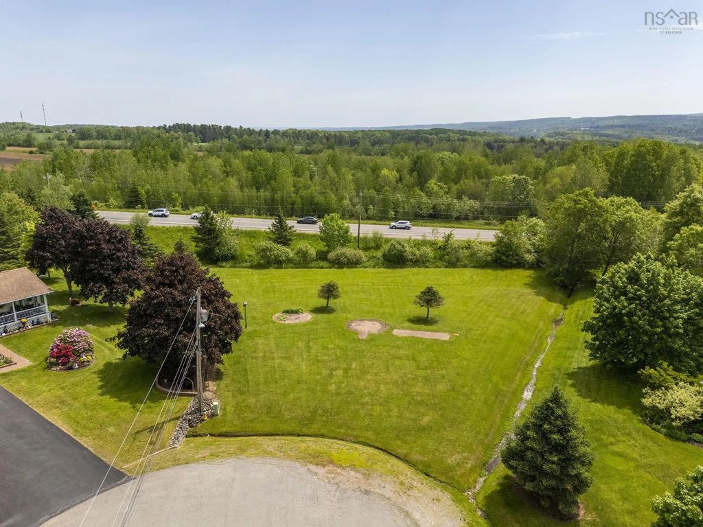 865 Upland Court, North Kentville