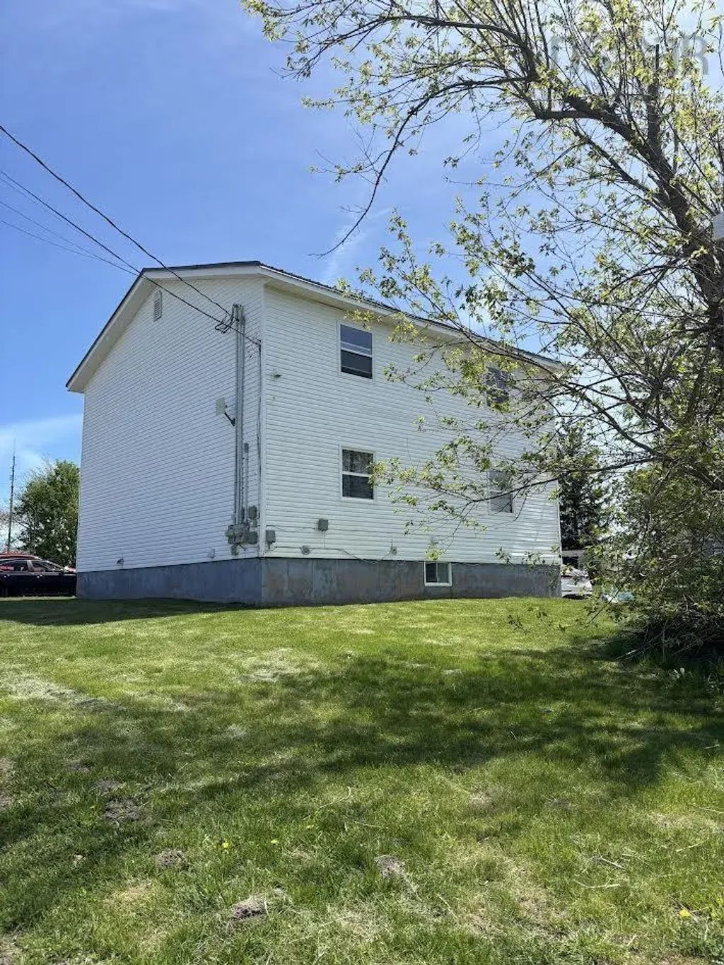 42 Pleasant Street, Springhill