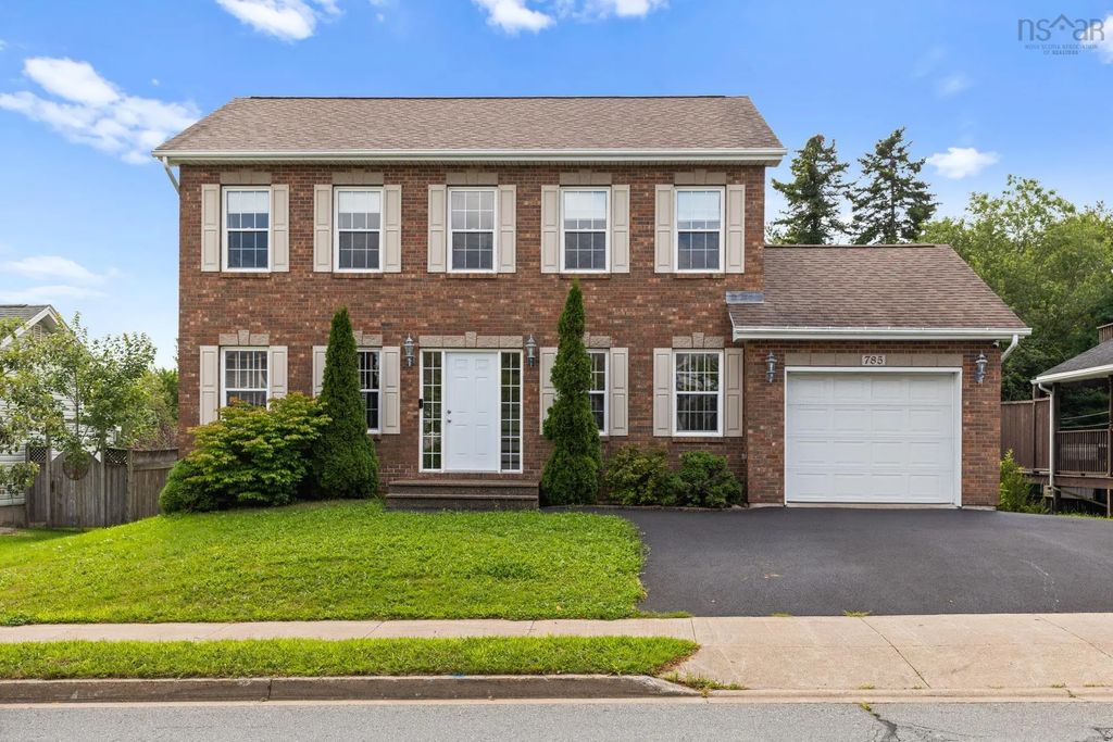 785 Basinview Drive, Bedford