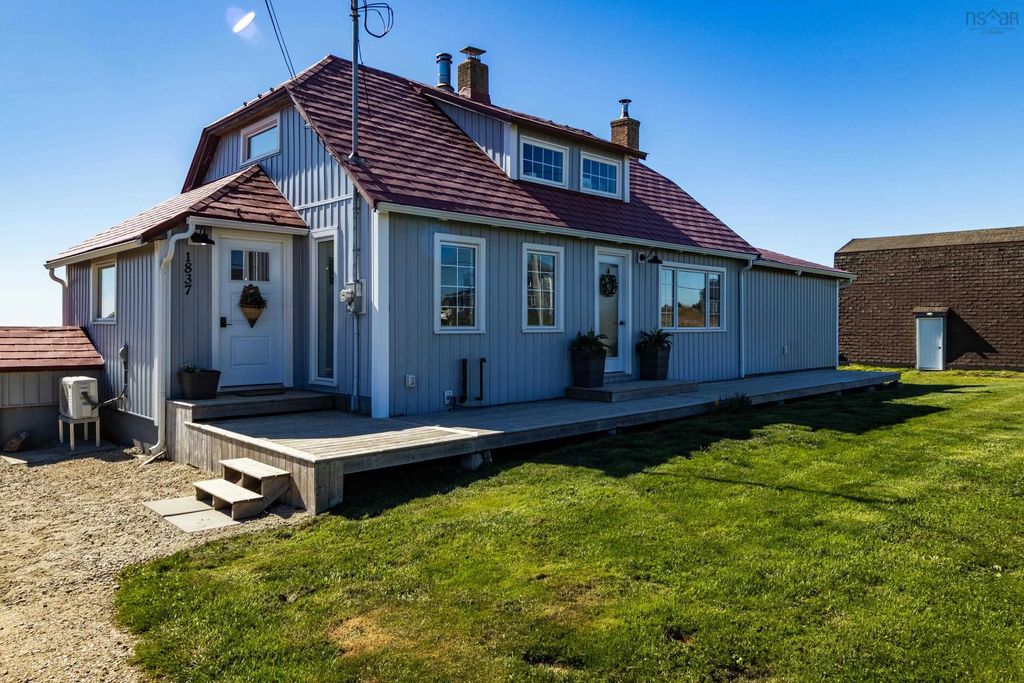 1837 Main Shore Road, Sandford