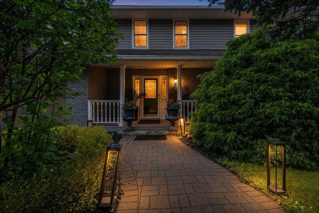 74 Golf Links Road, Bedford