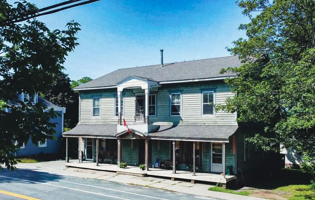 121 Water Street, Shelburne