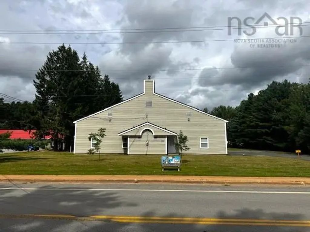 9692 Highway 8, Caledonia