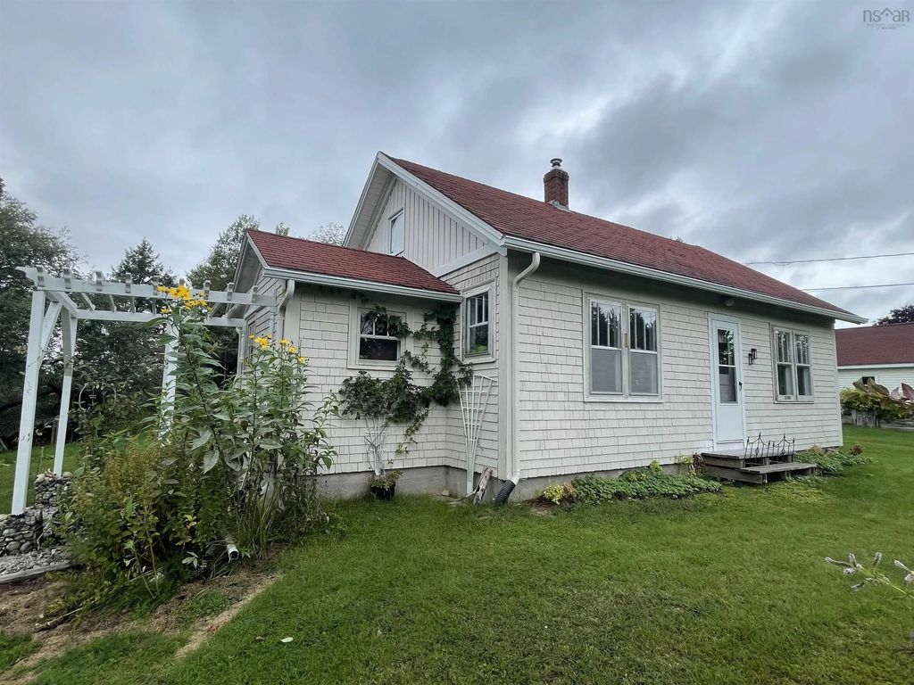 7731 Highway 329, East River Point