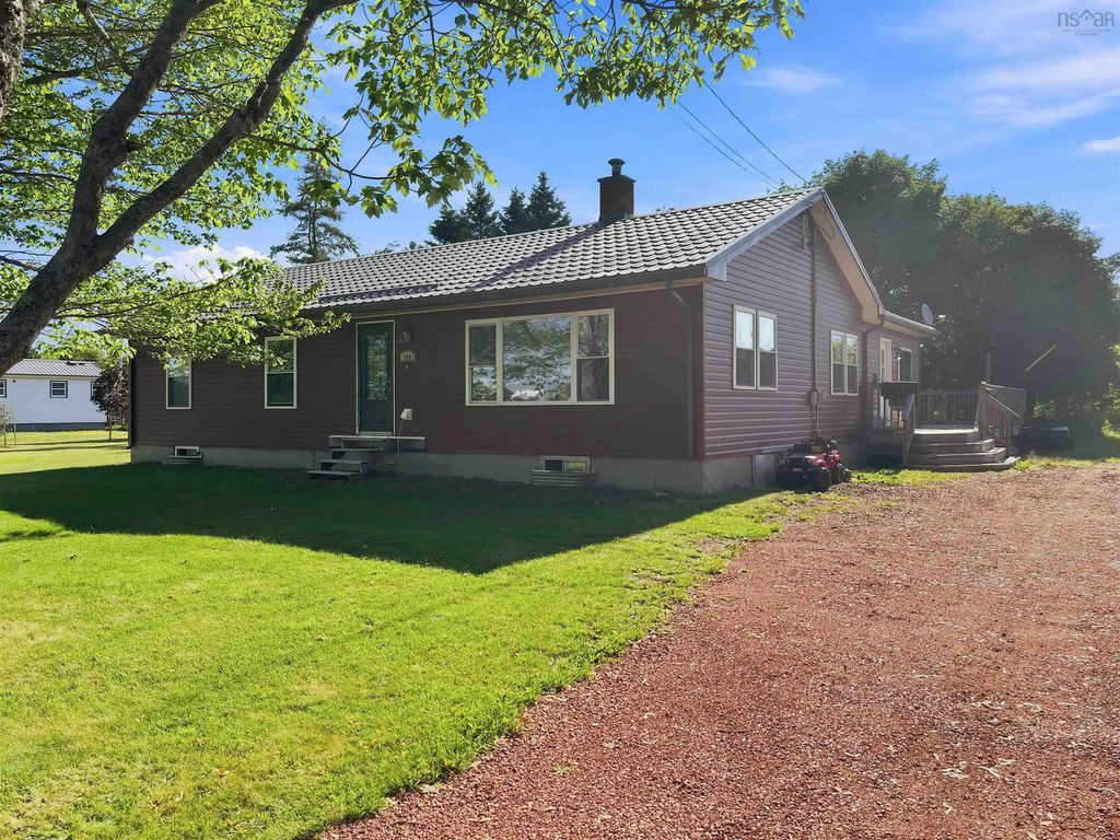 119 Pier Road, Parrsboro
