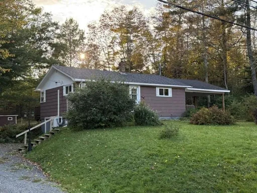 231 Lower Branch Road, Lower Branch