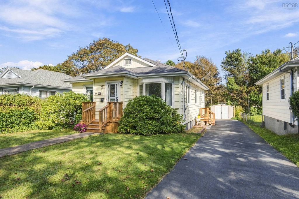 3407 St Andrews Avenue, Halifax