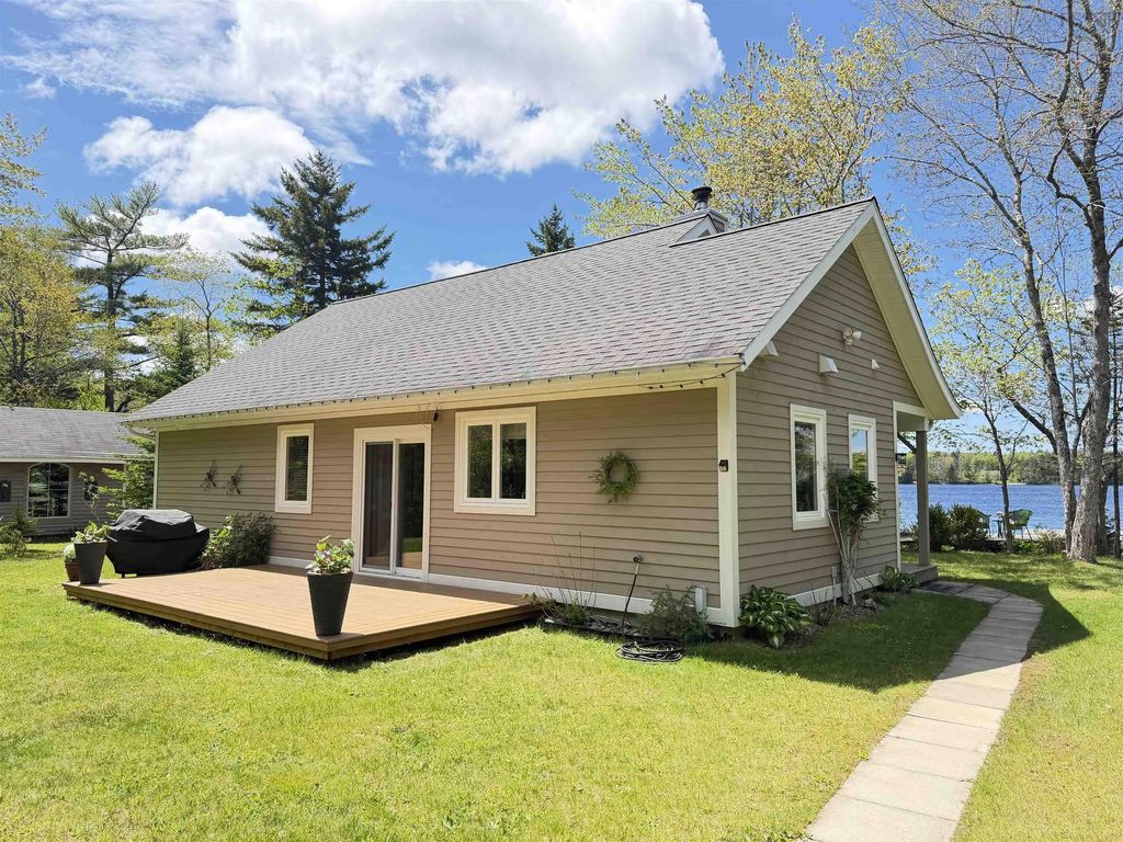 137 Beaver Point Road, North Kemptville