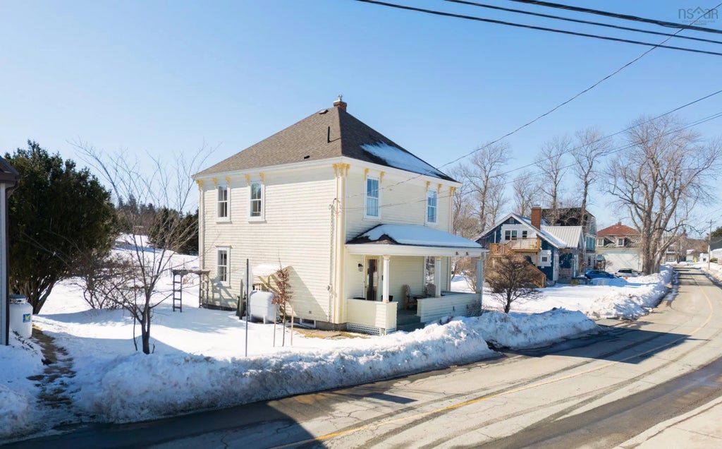 90 Tannery Road, Lunenburg