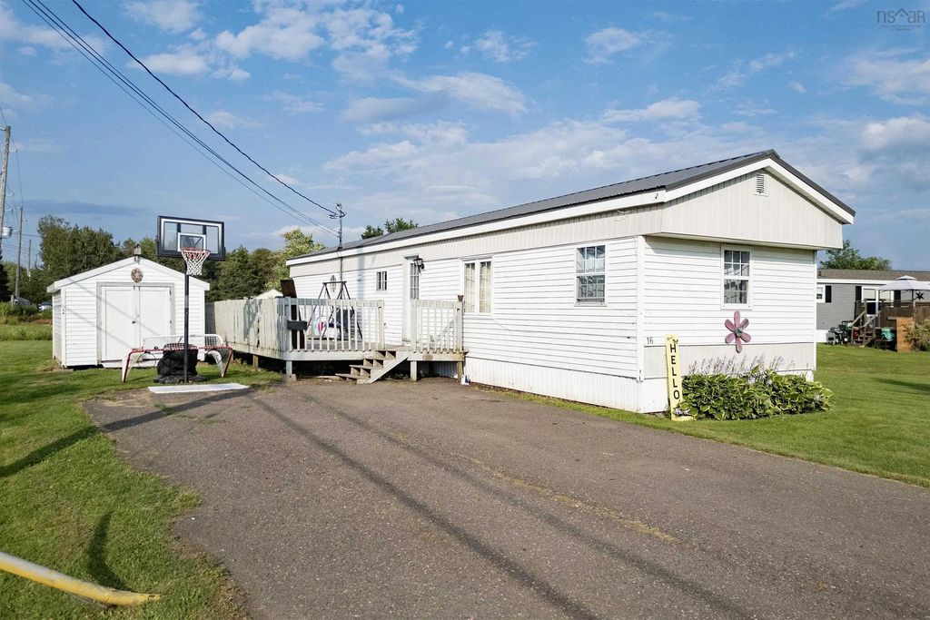 16 Lorne Crescent, Amherst