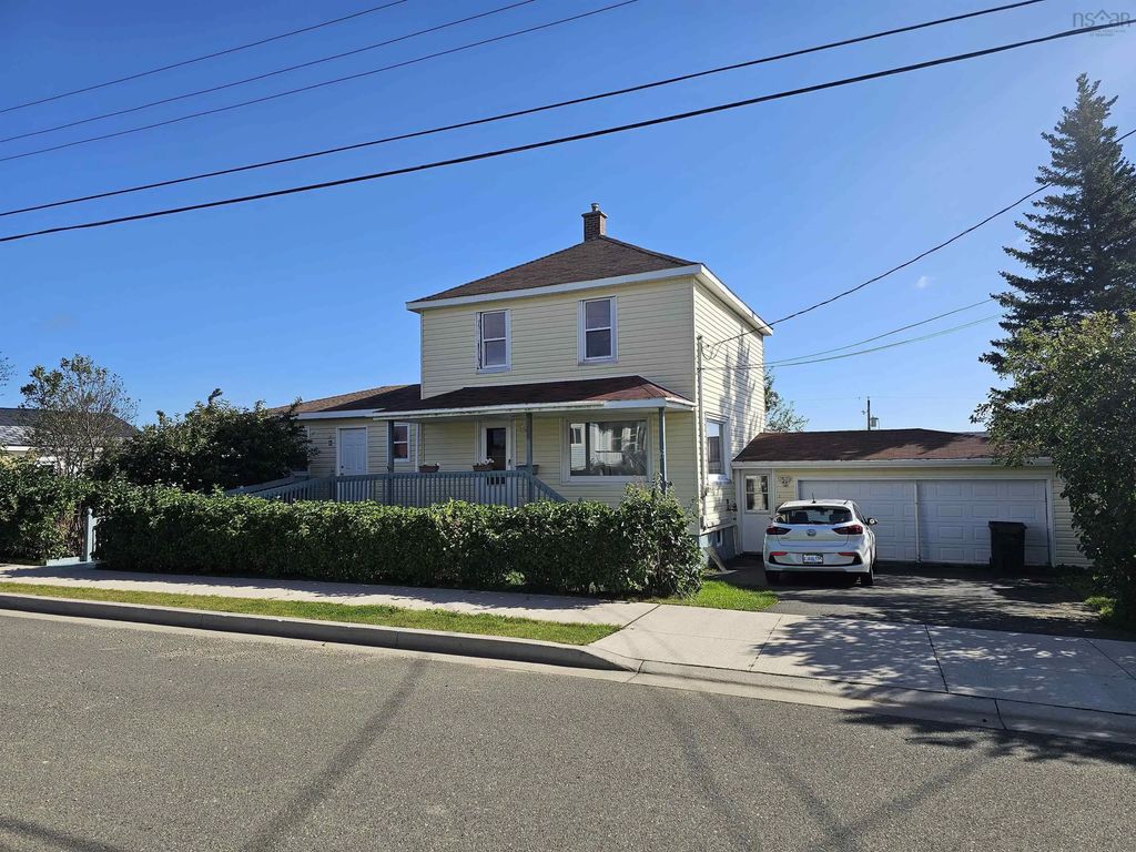 6 Alphonse Street, Glace Bay