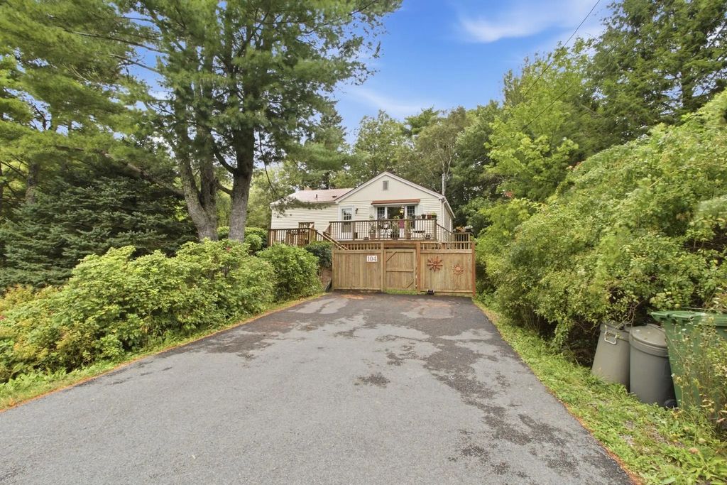 104 Lakeview Avenue, Middle Sackville