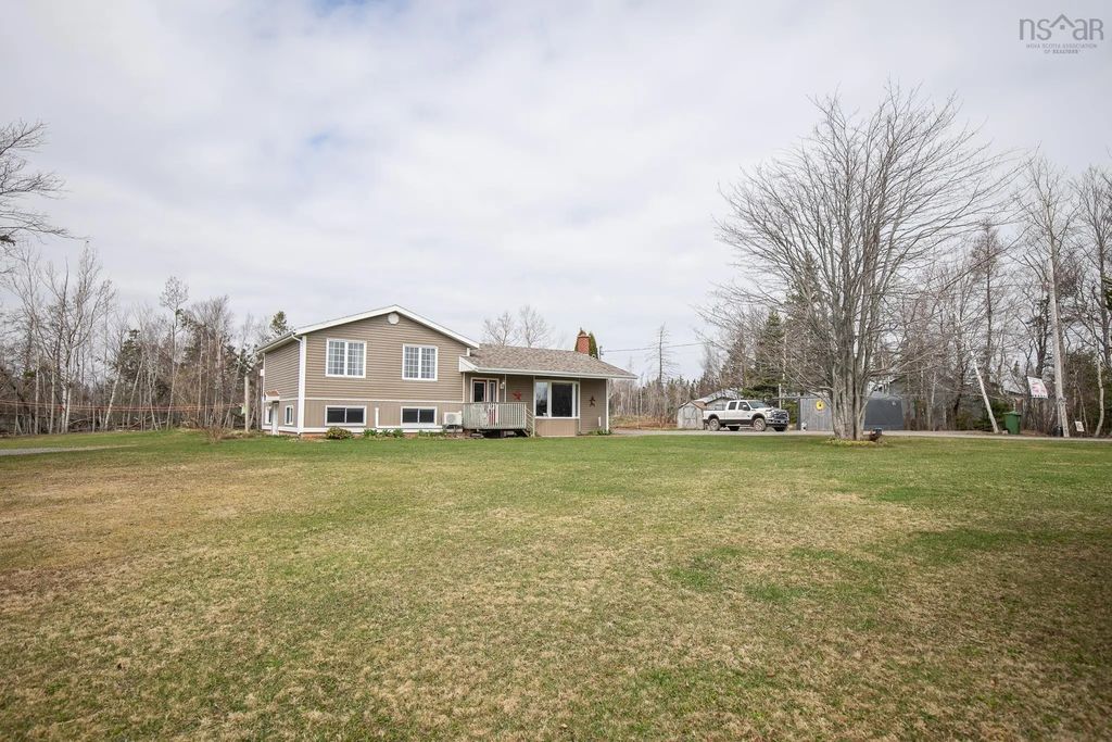 1127 Ferry Road, Fox Harbour